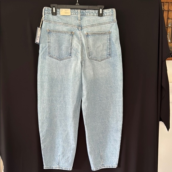 NWT Universal Threads Comfort Stretch Light Blue Balloon Denim Jeans, size 12 - Picture 7 of 12